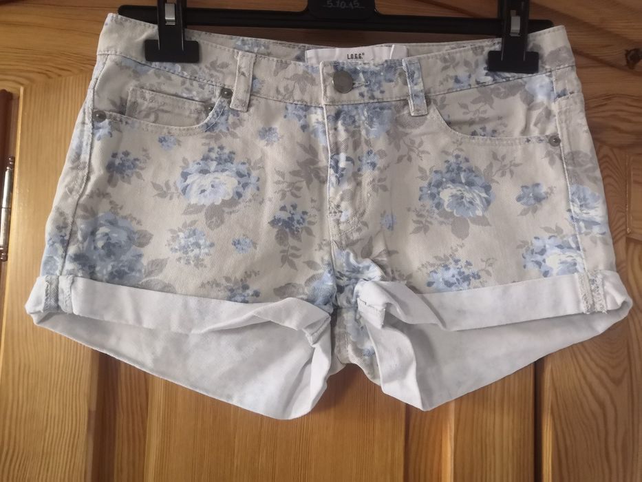 Beżowe szorty / krótkie spodenki w kwiaty (H&M, 36), shorts