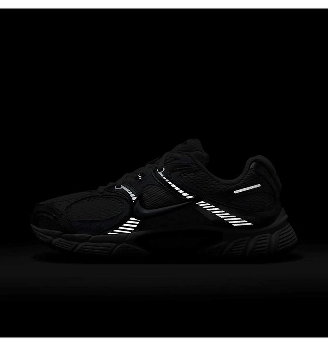 Оригінал! Кросівки Nike W V5 RNR HQ7901-103 EUR 39; EUR 40