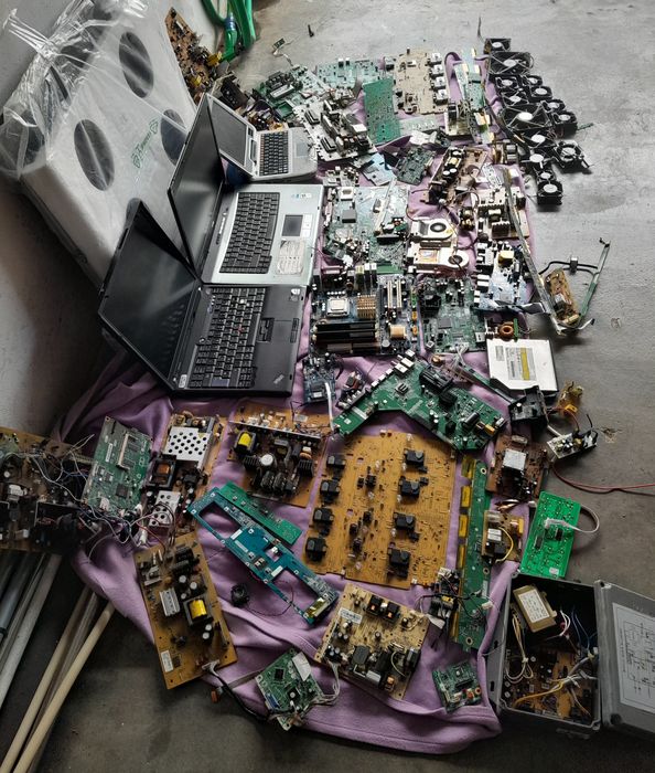Componentes electrónicos e computadores