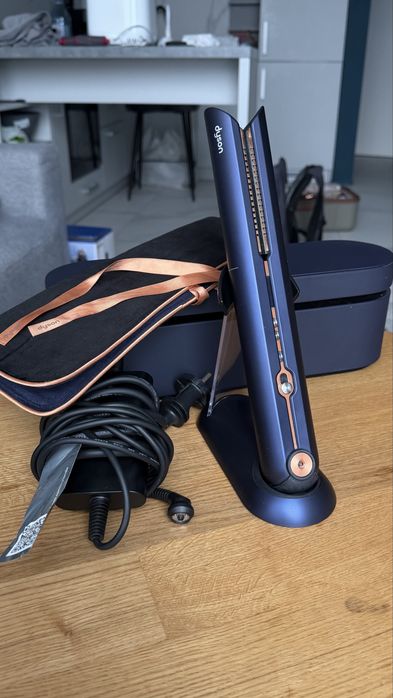 Випрямляч Dyson синій