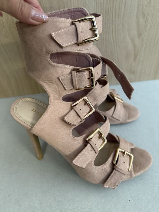 Buty letnie pudrowy roz
