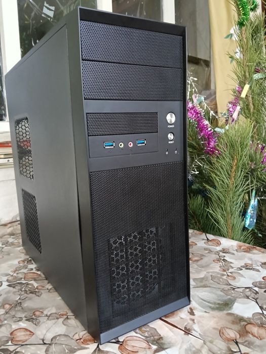 Системний блок. Комп'ютер.