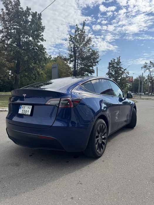 Tesla Model Y 2023 року