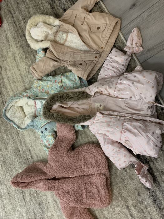 Дитячий одяг: плаття, бодіки, штанішки та взуття