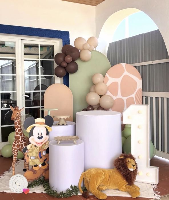 Aluguer de trio de cilindros para decoração de festa desde