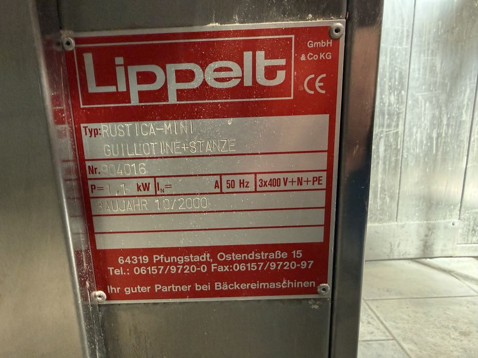 Lippelt linia do bułek mini rustica (kwadratowych) z dostawką na wode i ziarna (wzór na artisan)