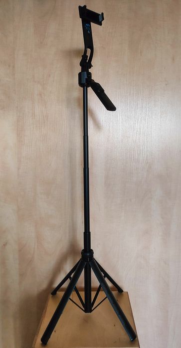 Selfie Stick Śledzenie twarzy Quadrapod C17 AI Gimbal  360°