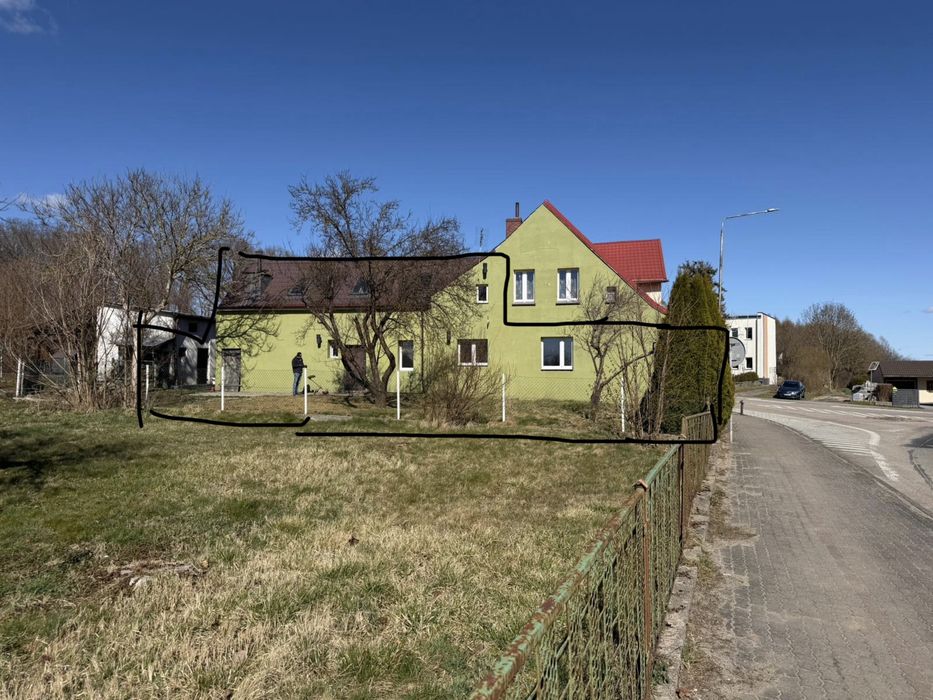 Na sprzedaż dom w zabudowie trzyrodzinnej (połowa budynku), jednopiętrowy z własnym ogrodem i garaż - Widok 2