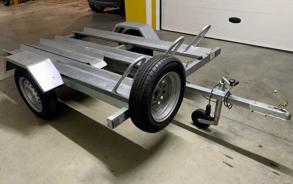 Atrelado para 3 motas