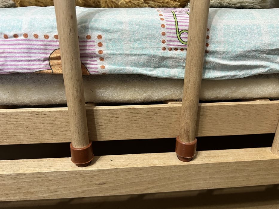 Кроватка дитяча деревяна з маятником