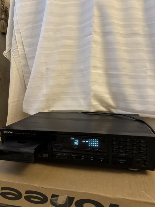 Продам проигрыватель Kenwood