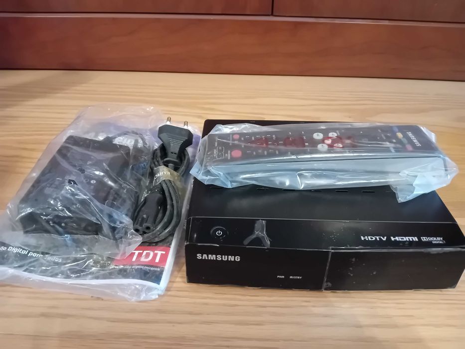 Sintonizador TDT Samsung Set Top Box 1080P SMT-S5240 Novo
