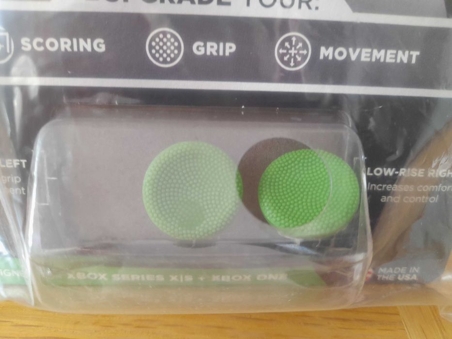 Kontrolfreek Thumbsticks nakładki Xbox series X/S Xbox One Footbal series