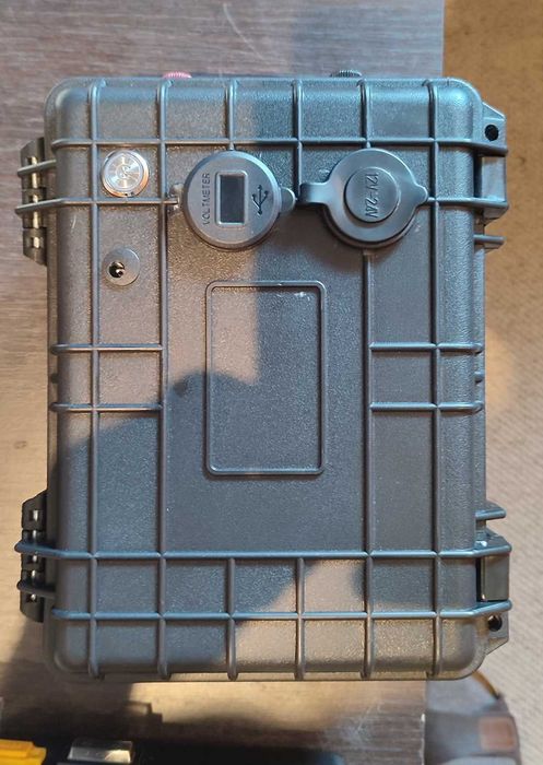Powerbox 50Ah z lampką na pilota .