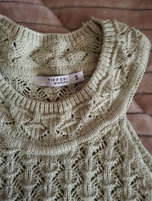 Várias peças de roupa