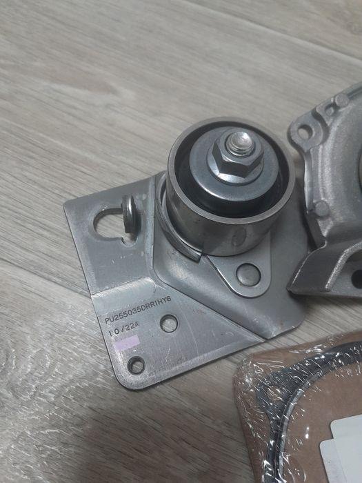Помпа, натяжний ролик на планці Renault, Opel, Traffic 1.9 dci