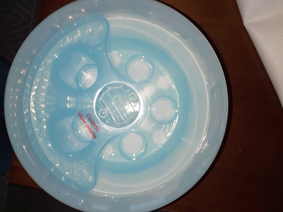 Esterrlizador de biberões em estado novo