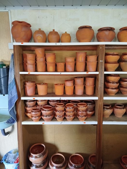 Продаю глиняний посуд .