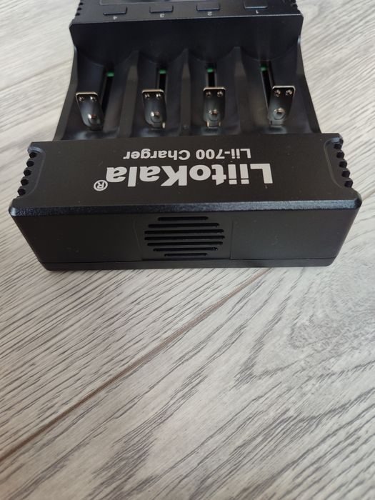 Зарядний пристрій LiitoKala Lii-600  Lii-700 (оригінал)