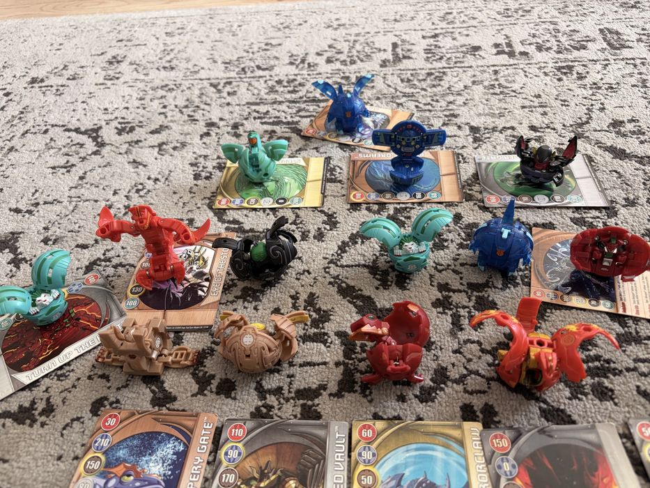Bakugan zestaw figurku i karty