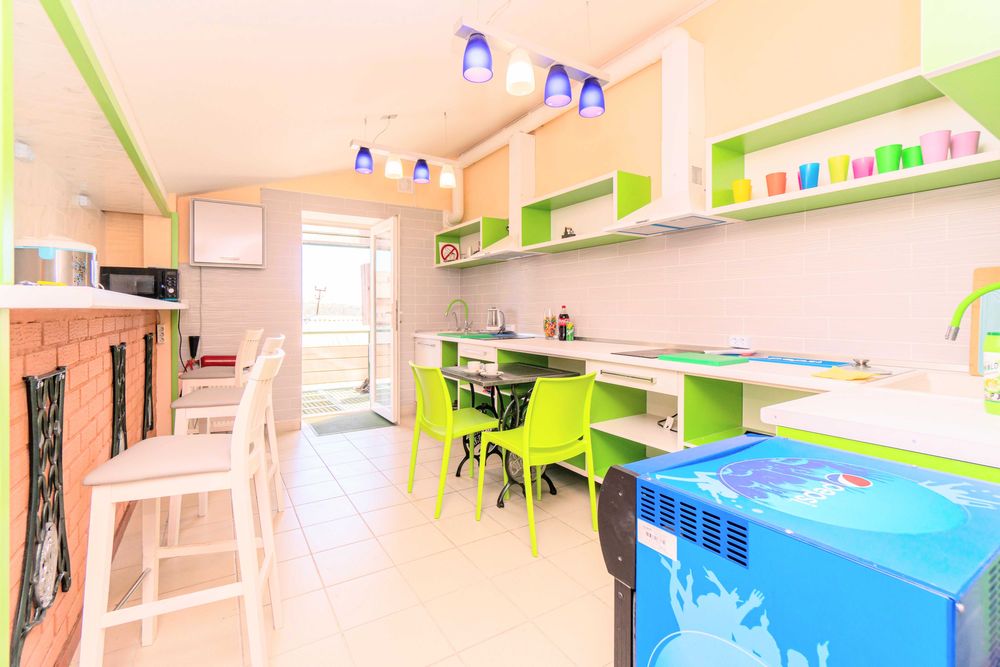 Новий хостел центр Запоріжжя "Файна Птиця" готель