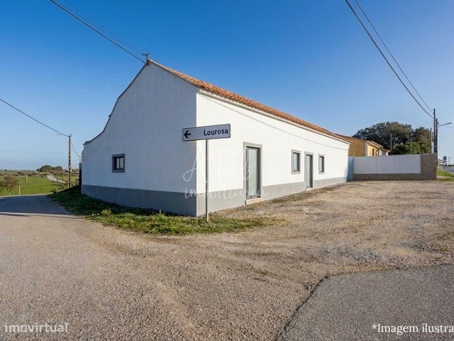 Moradia Geminada T3, com logradouro