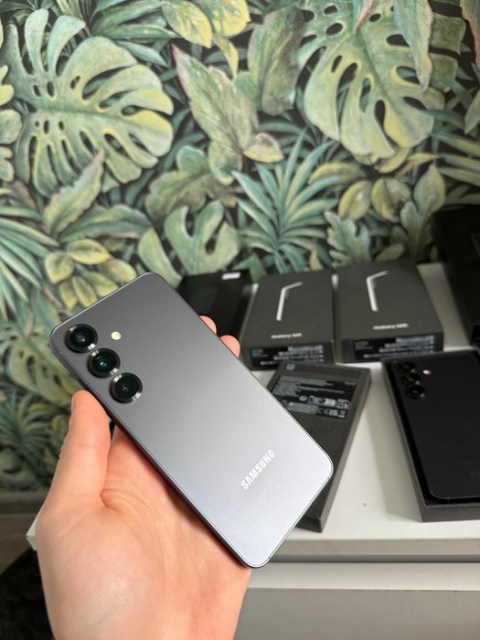 Samsung S25 12/256GB Повний комплект стан нового OneUI 7 TRADE-IN