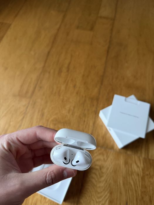 Apple Airpods 2nd Generation