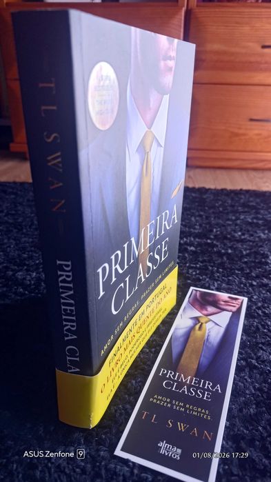 T L Swan - Primeira Classe - The Miles High Club 1
