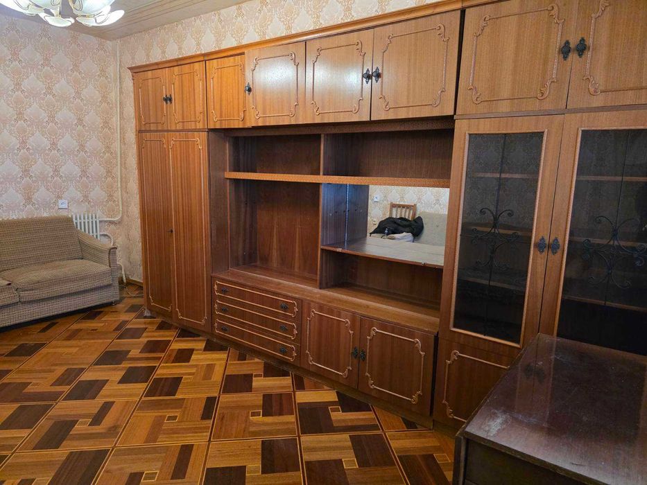 Продам 3-к. квартиру с газовою плитою біля м. Масельского, пр. Героїв Харкова 254 а