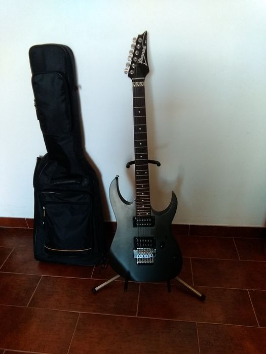Guitarra Ibanez RG320 com estojo