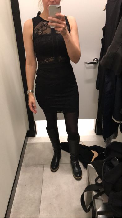 Mala czarna Guess r. M