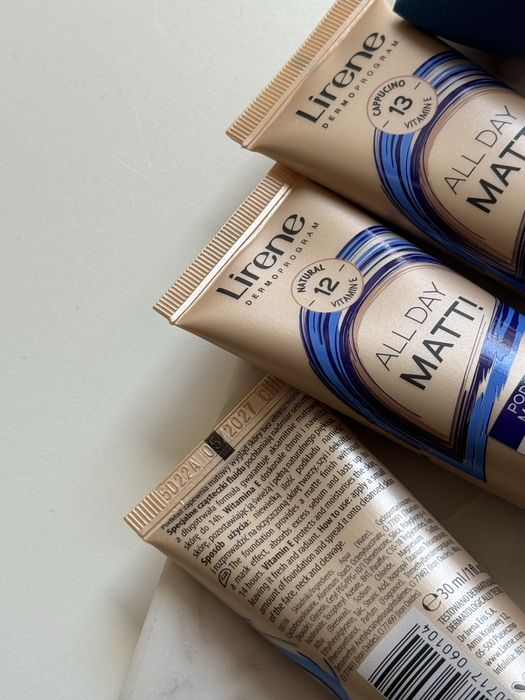 Podklady Lirene All Day Matt plus gąbka Blend it Gratis
