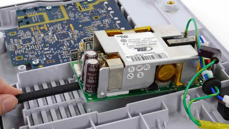 Técnico- Electrónica Reparação de TVs e consolas