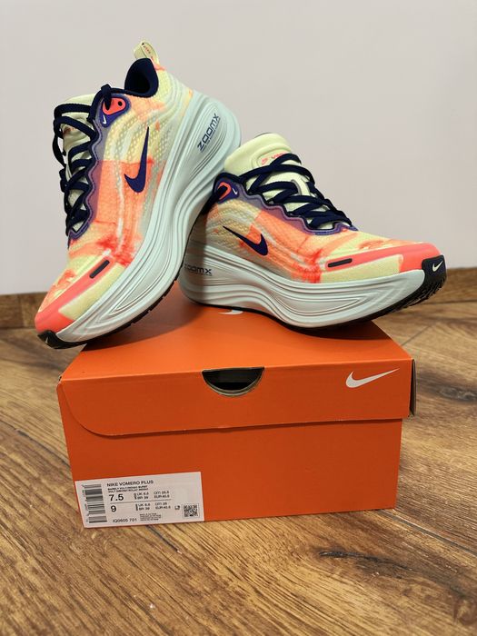 Nike Vomero Plus ОРИГІНАЛ
