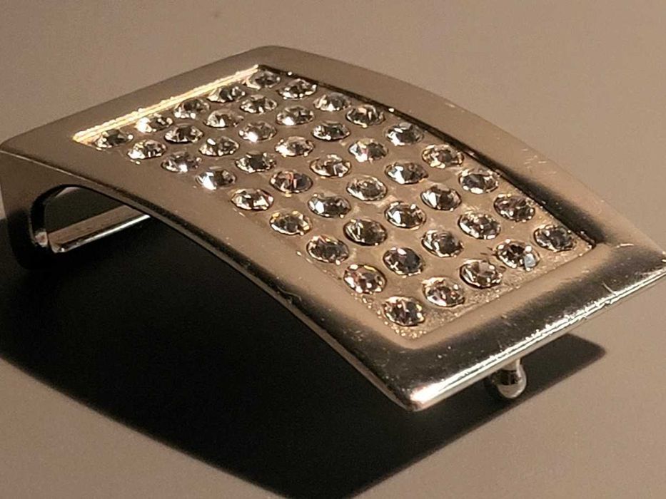 Klamerka do paska z cyrkoniami