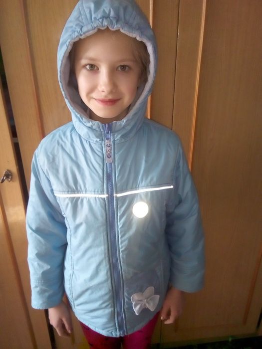 Курточка на девочку теплая