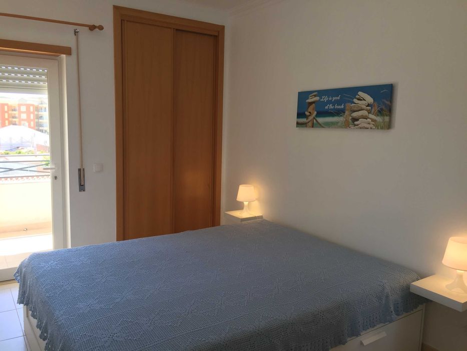 aluguer de apartamento T1 (ao ano) na urbanização alfamar, junto à praia da falésia