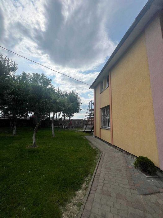 Оренда комерційного приміщення, 592 м², с. Солуки