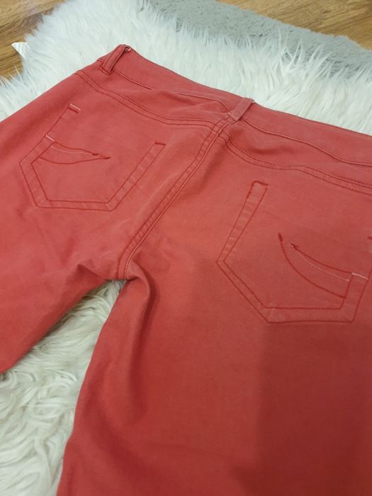 Spodnie malinowe Bershka