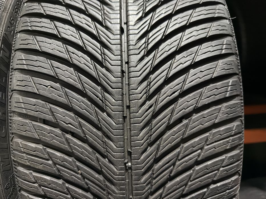 245/35 r20 Michelin 4шт.