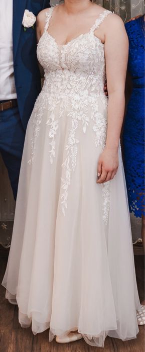 Piękna suknia ślubna