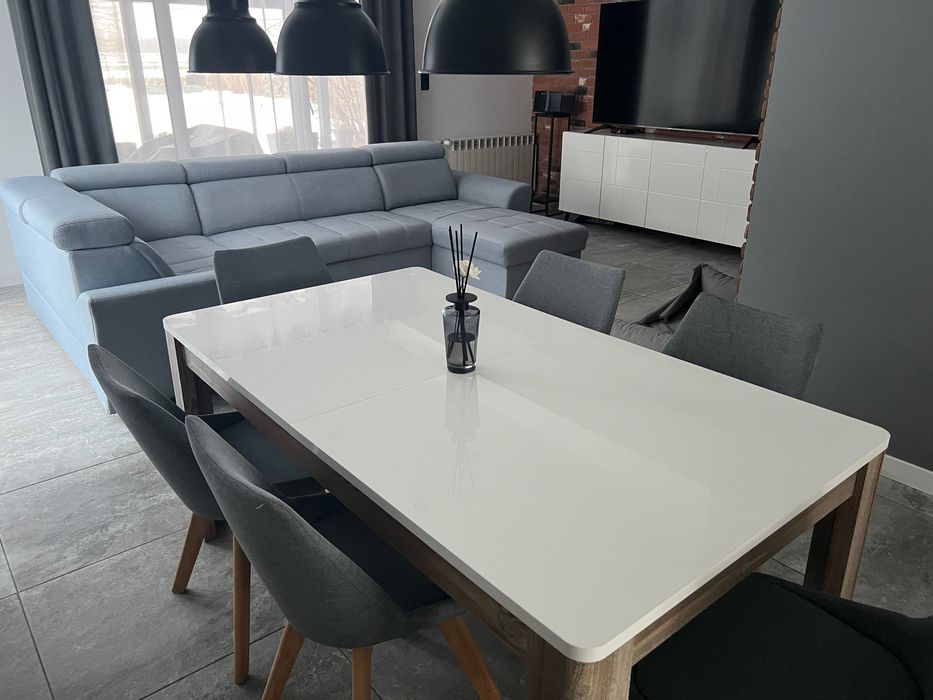 Stół plus 6 krzeseł