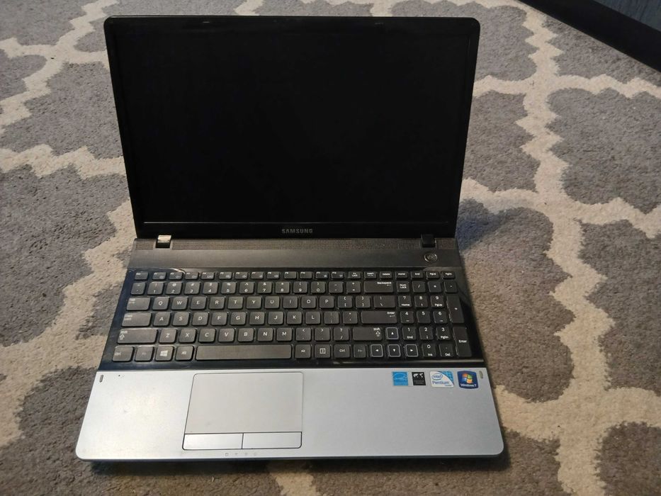 Laptop Samsung NP300E5C