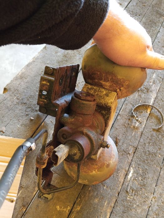 Rozdzielacz zawor zawieszenia hydraulicznego tył citroen C5 x7 III