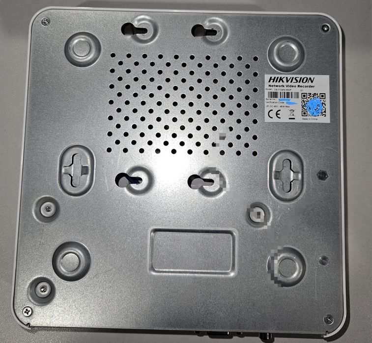 Відеореєстратор Hikvision DS-7104NI-SN/P