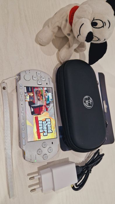 Sony PSP-3000 оригинал  64гиг +130игр
