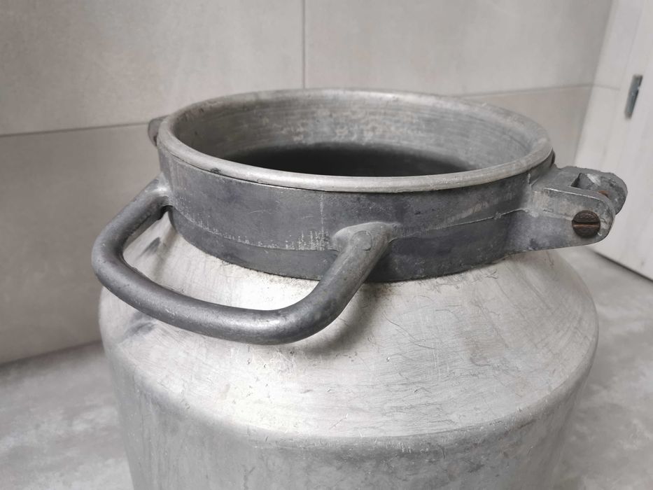 Vintage duża aluminiowa kanka konwia na mleko, donica na kwiaty