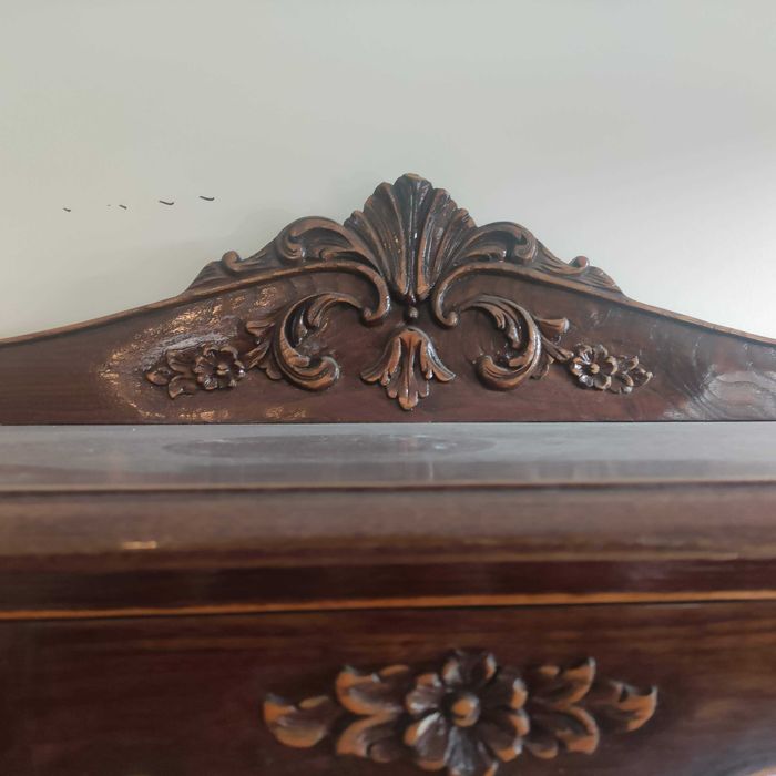 Mobília de sala em madeira maciça antiga