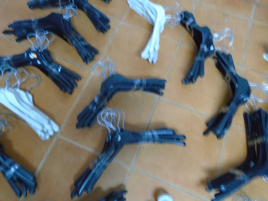 50 Cabides provenientes de loja de roupa